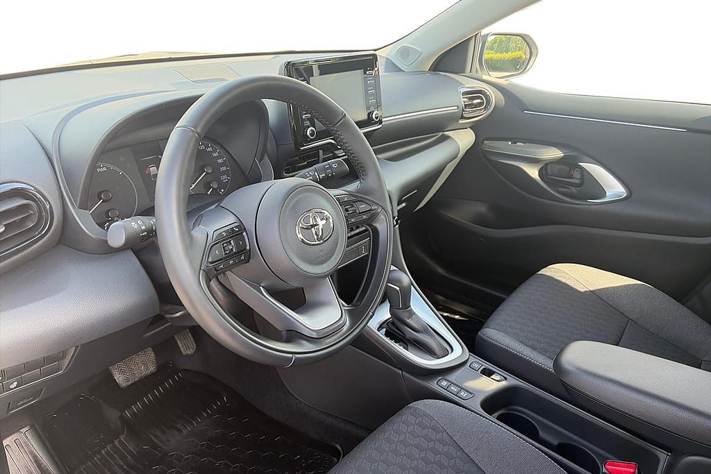 Vehicle Image 11
