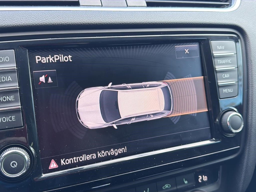 Vehicle Image 16