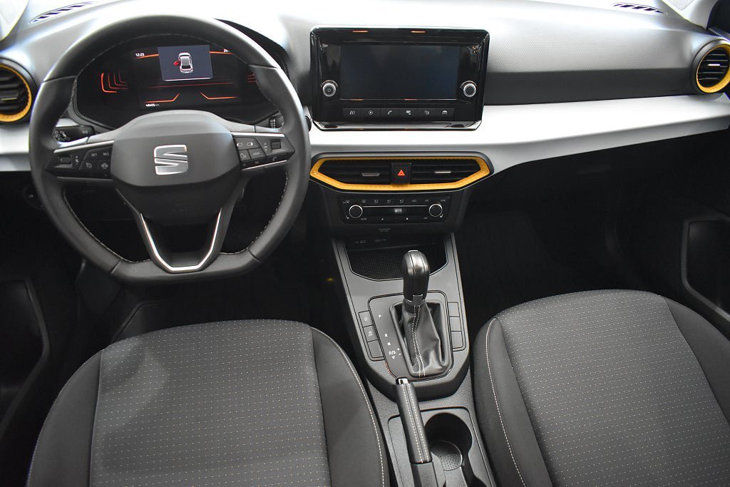 Vehicle Image 9