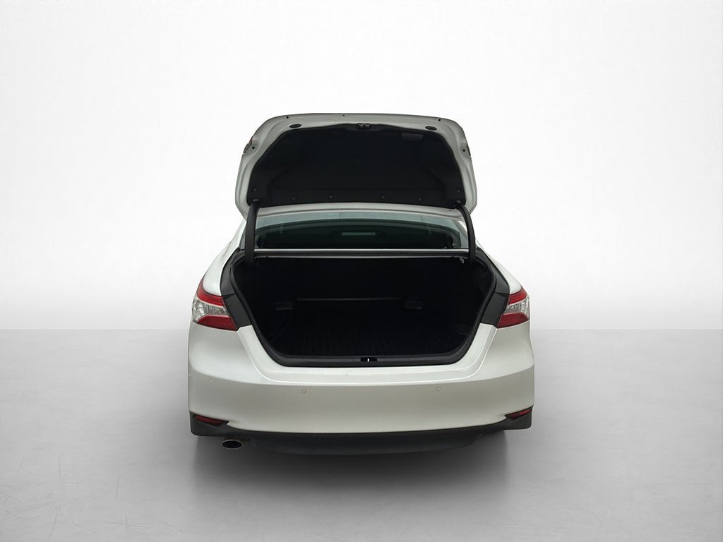 Vehicle Image 12