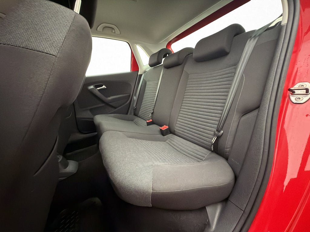 Vehicle Image 16