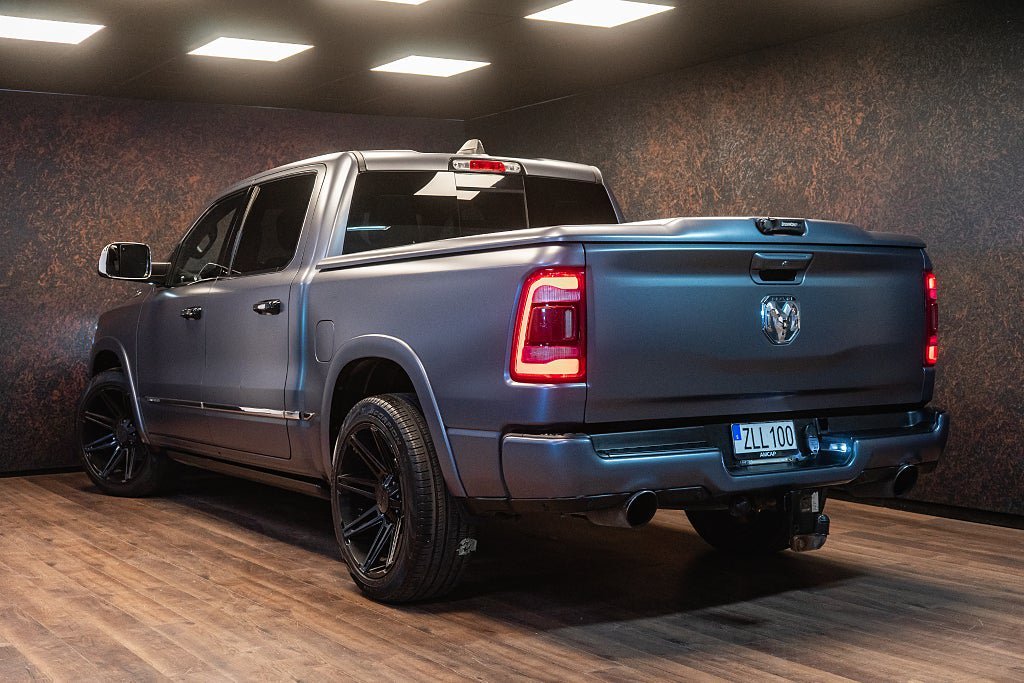 Vehicle Image 9