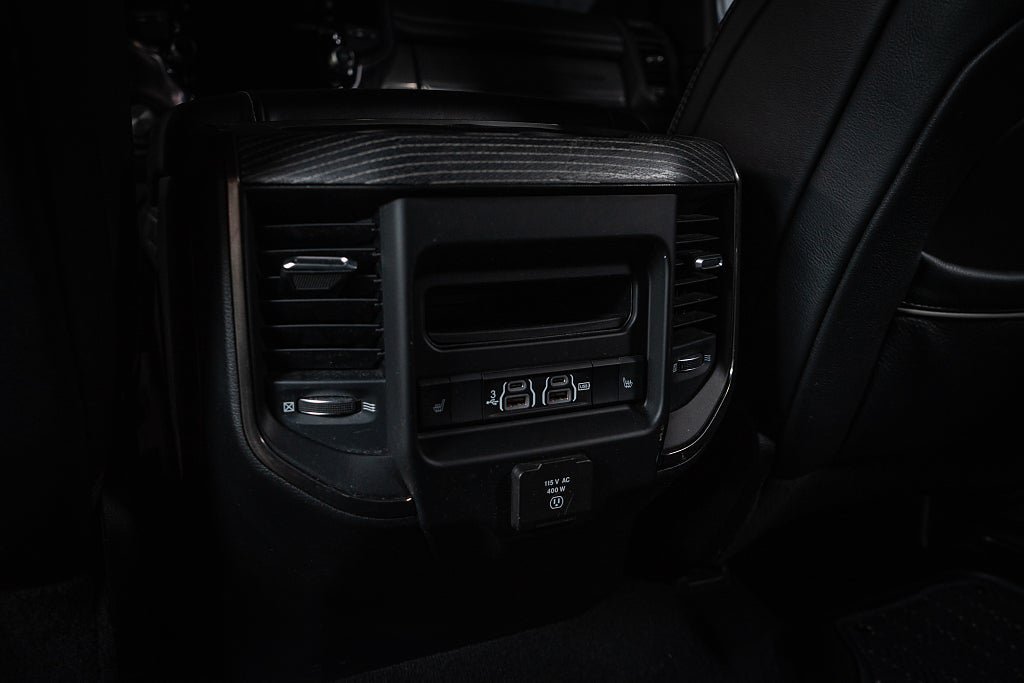 Vehicle Image 24