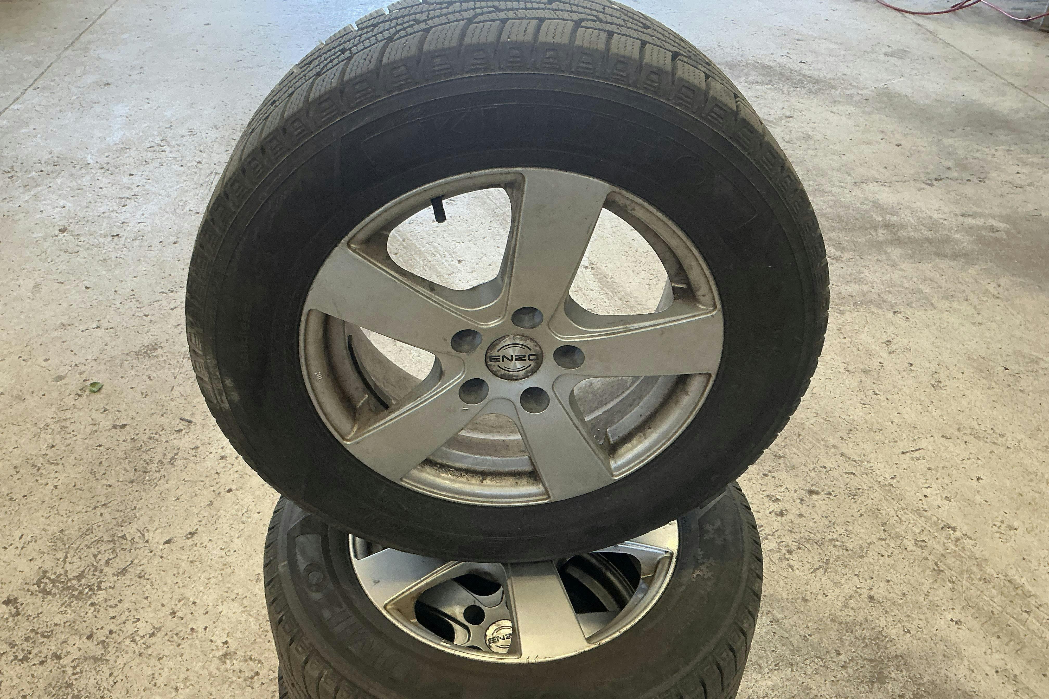 Vehicle Image 12
