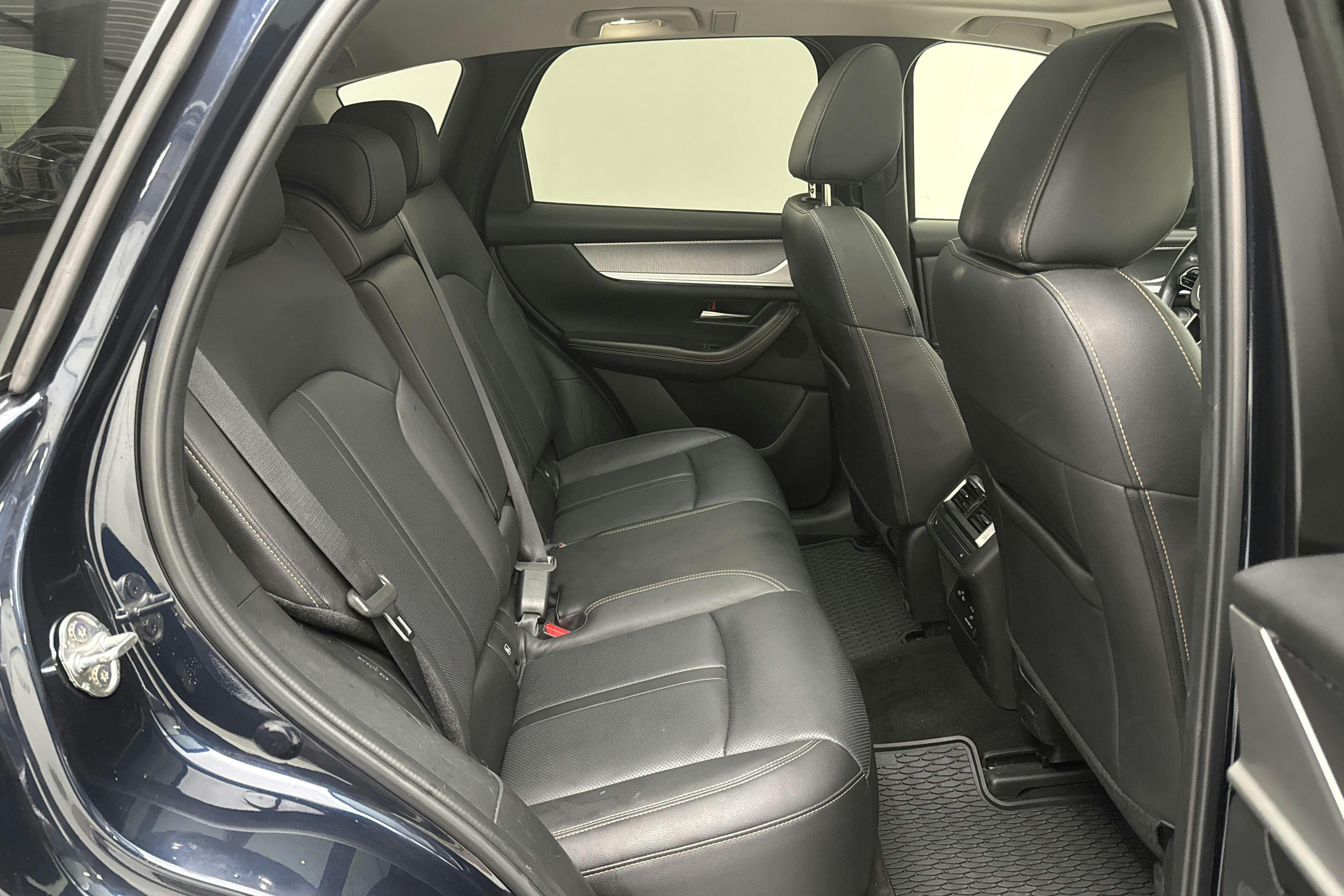 Vehicle Image 8
