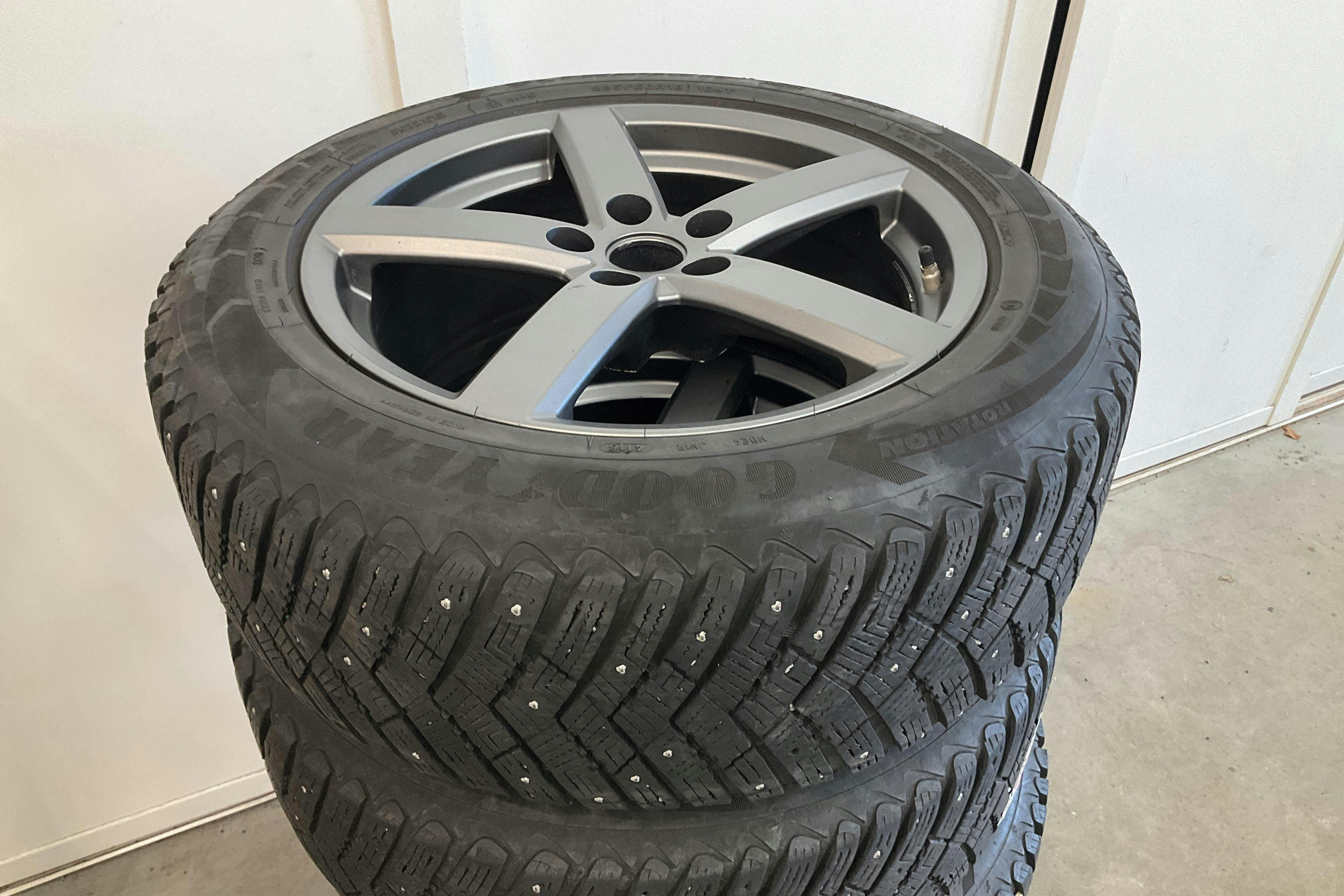 Vehicle Image 15