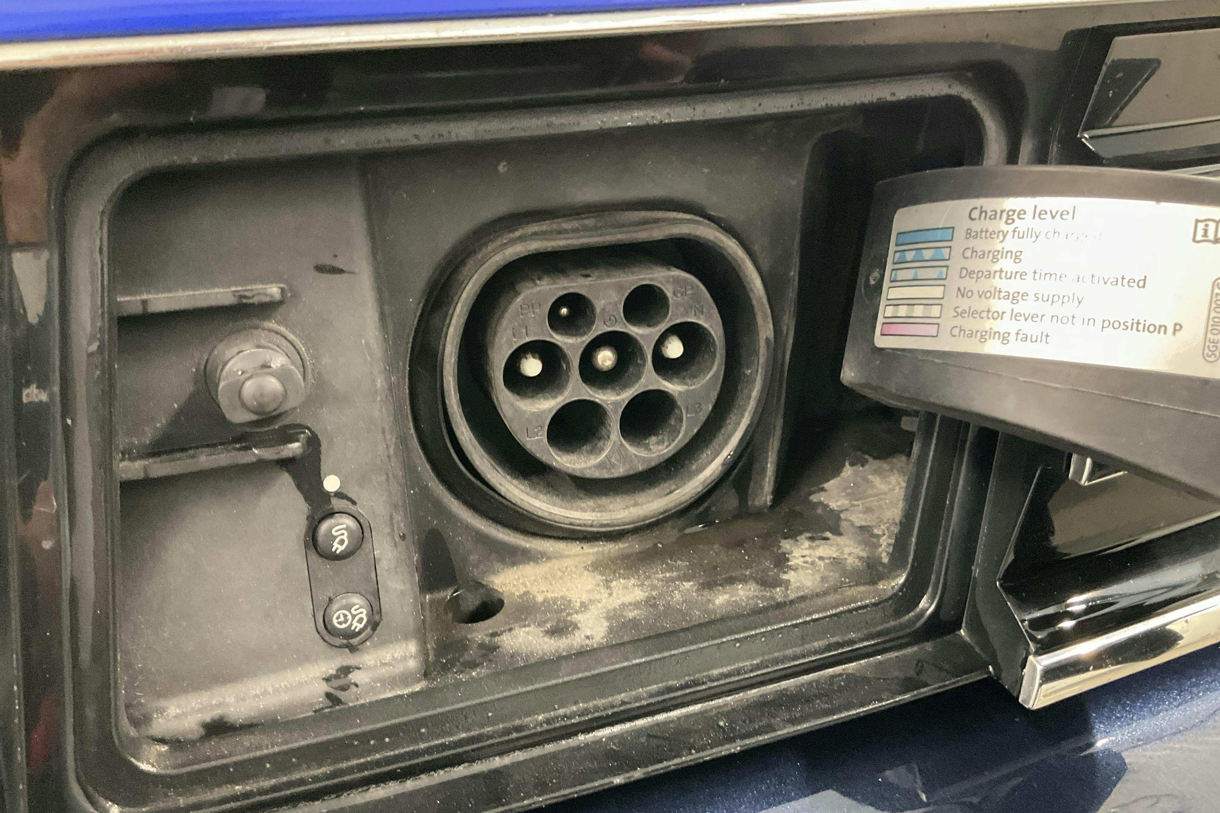 Vehicle Image 16