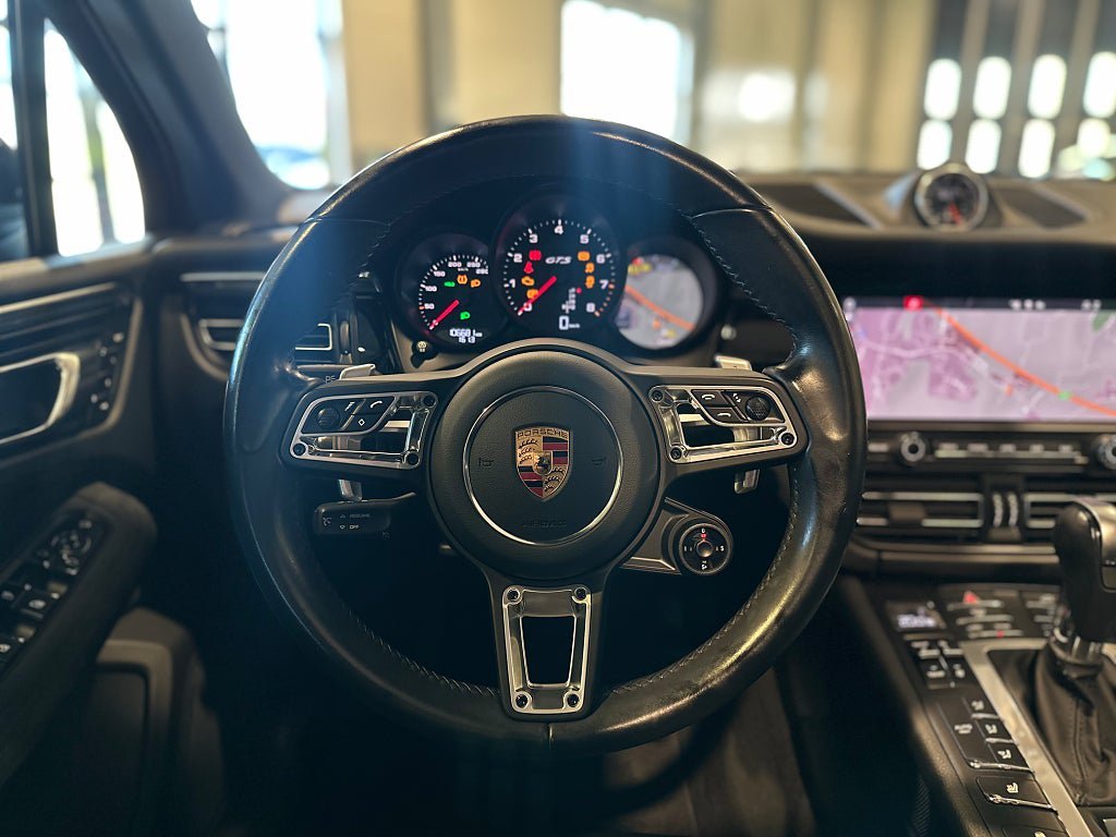 Vehicle Image 16