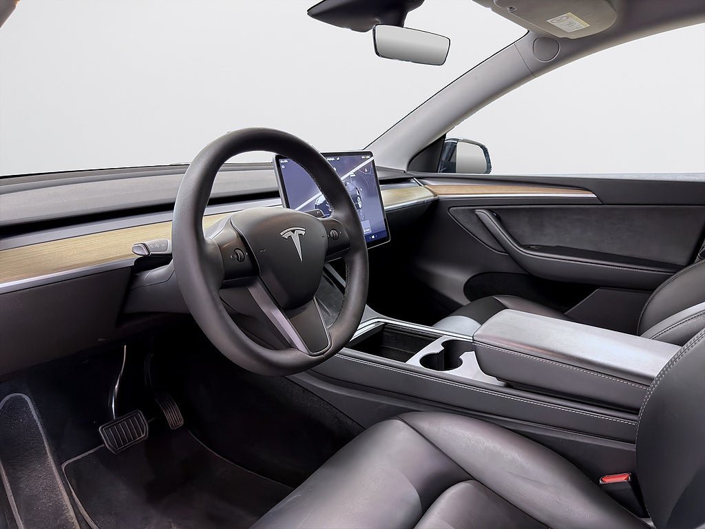 Vehicle Image 15