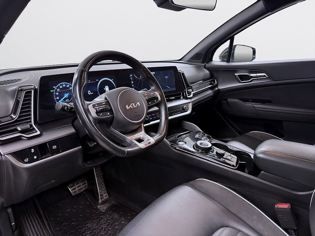 Vehicle Image 16