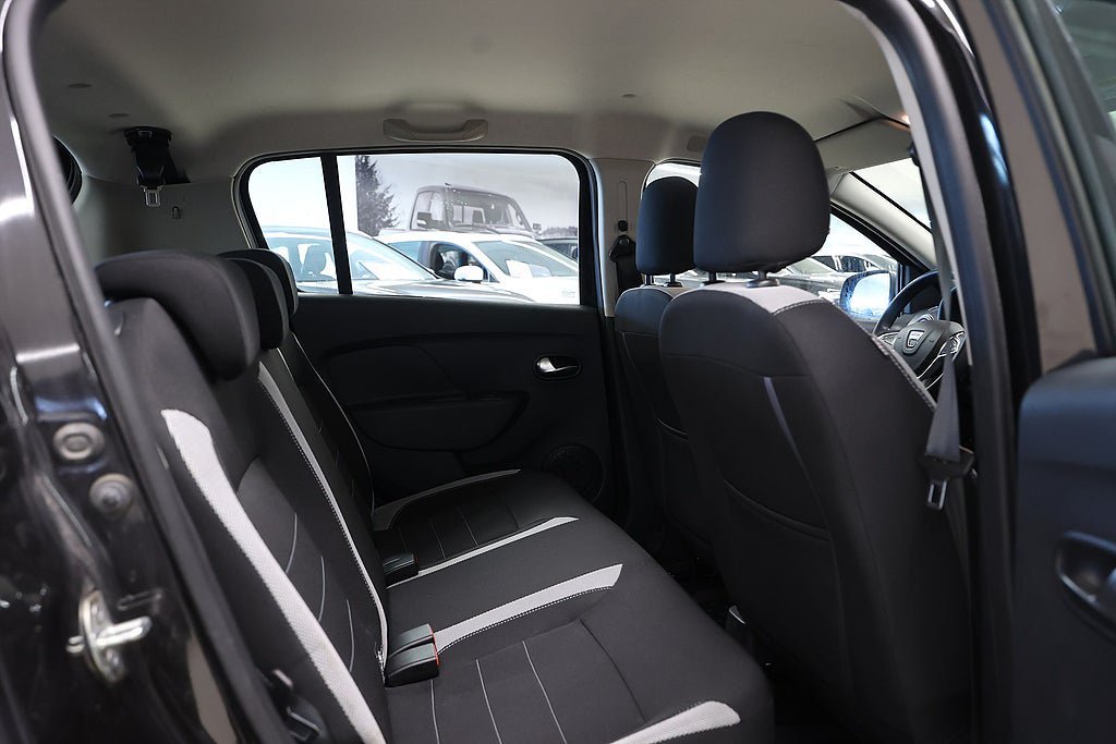 Vehicle Image 11