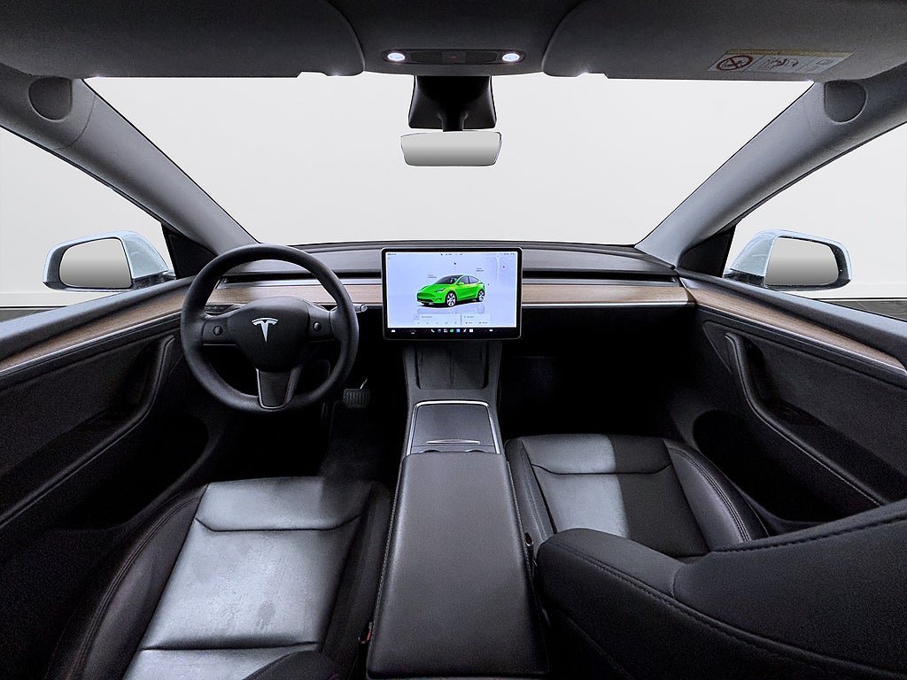 Vehicle Image 11