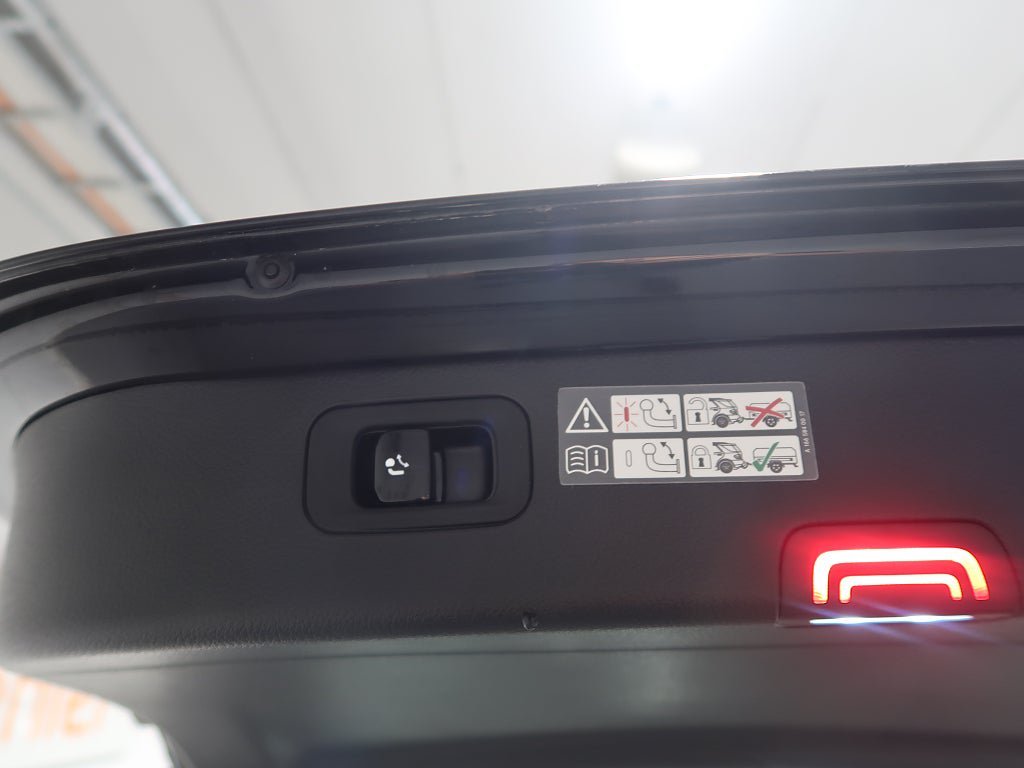 Vehicle Image 32
