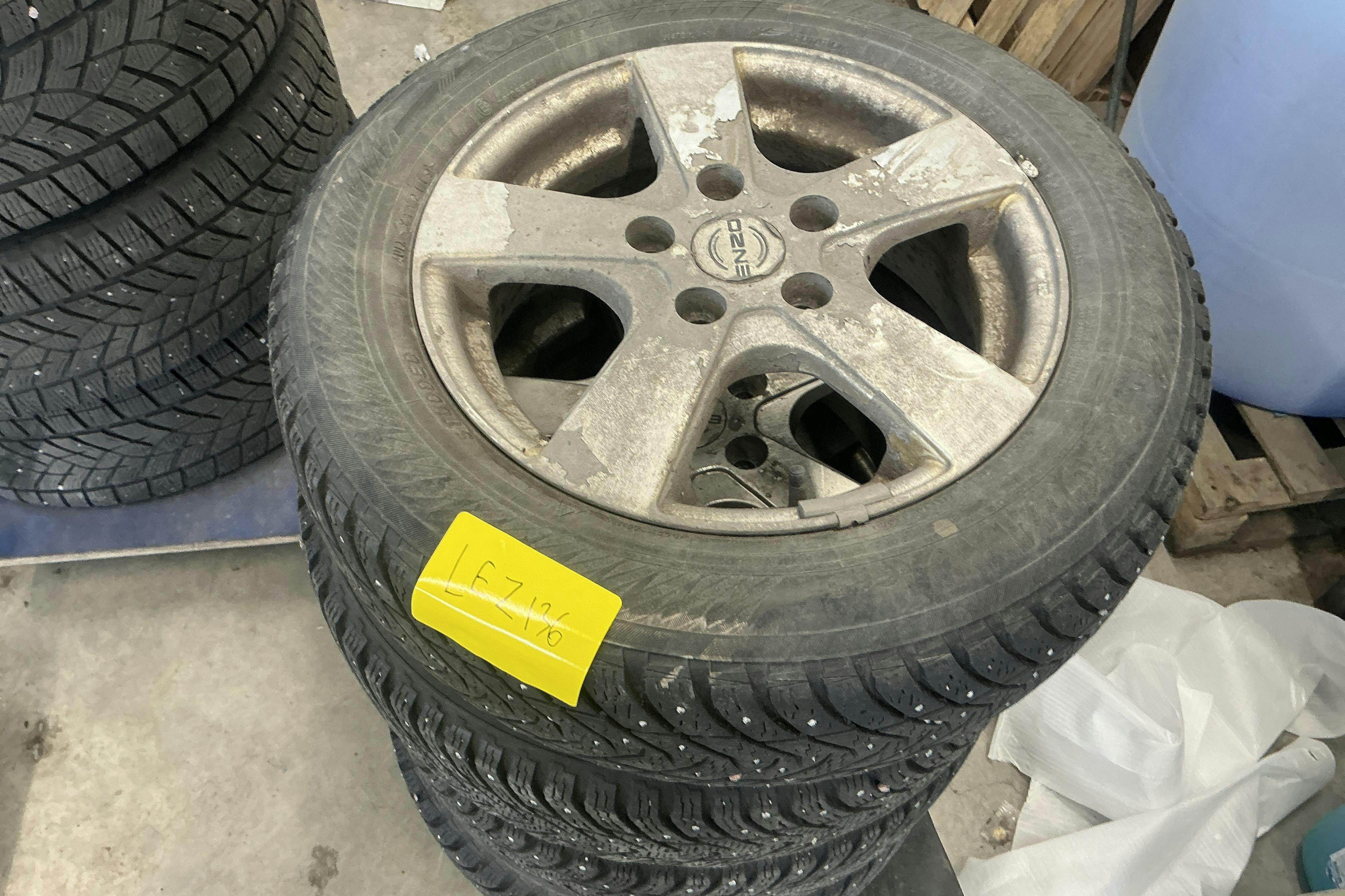 Vehicle Image 13