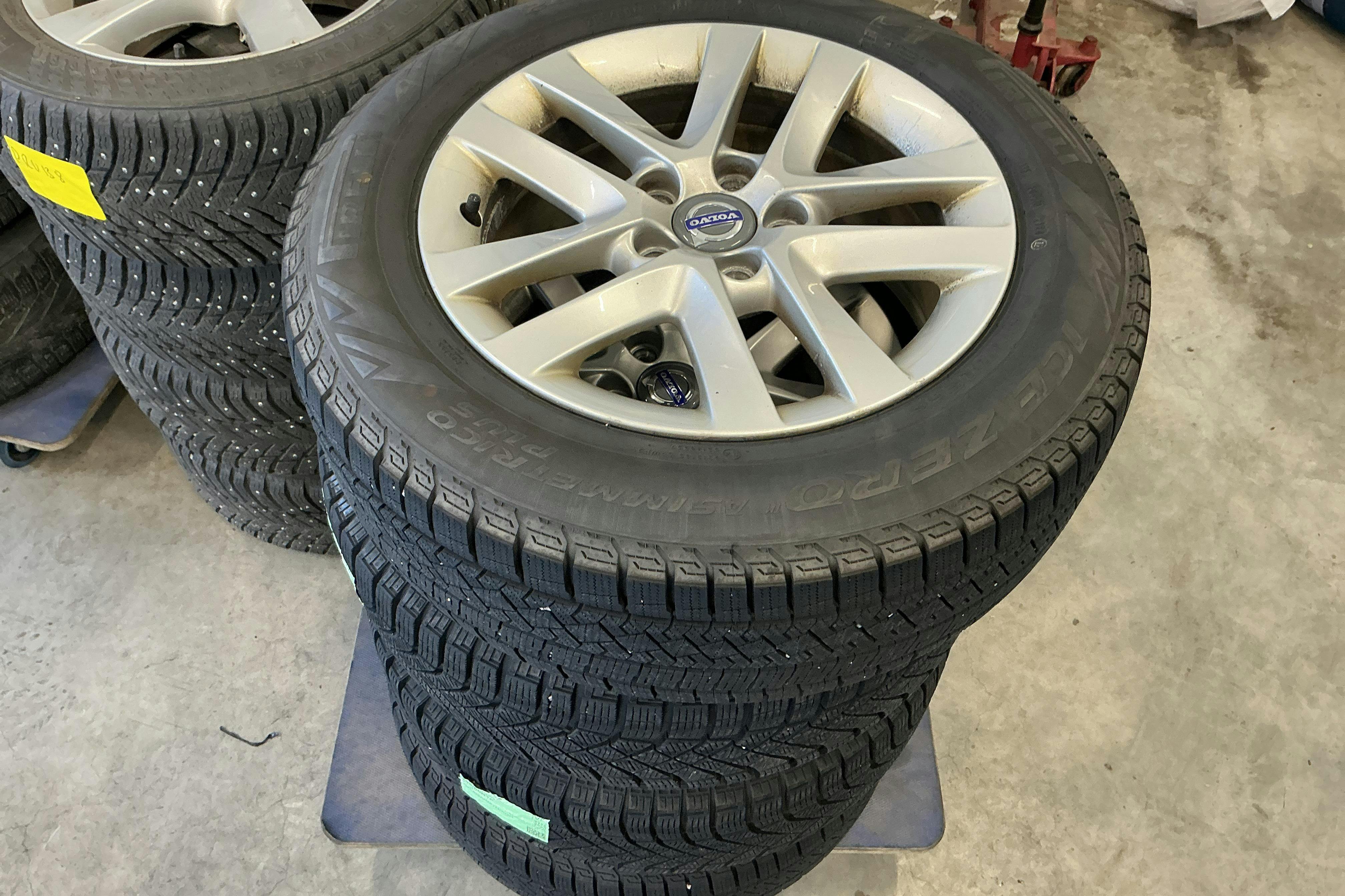 Vehicle Image 13