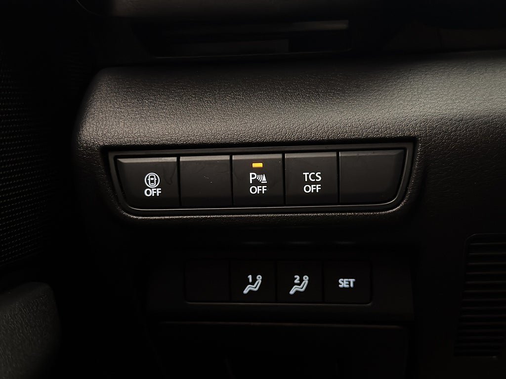 Vehicle Image 27