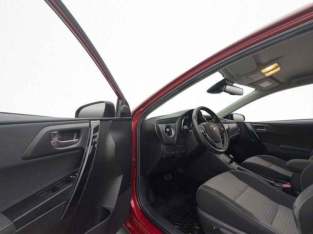 Vehicle Image 9