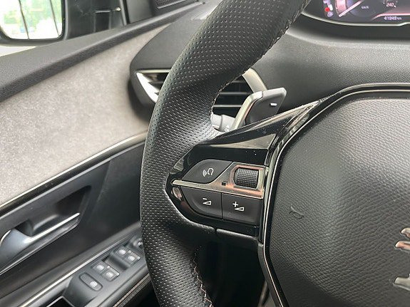 Vehicle Image 24