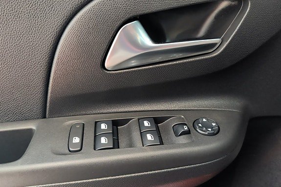 Vehicle Image 26