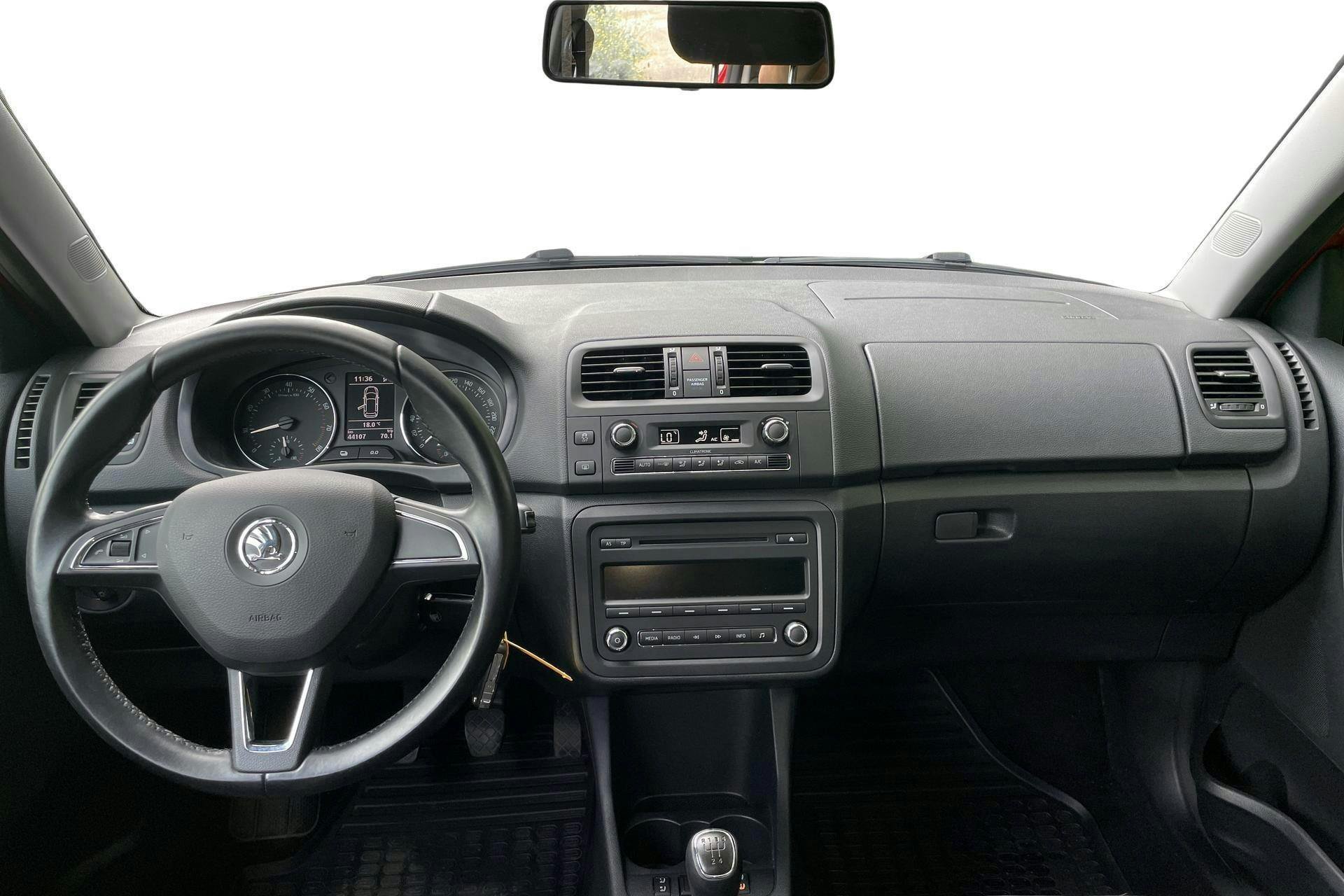 Vehicle Image 6