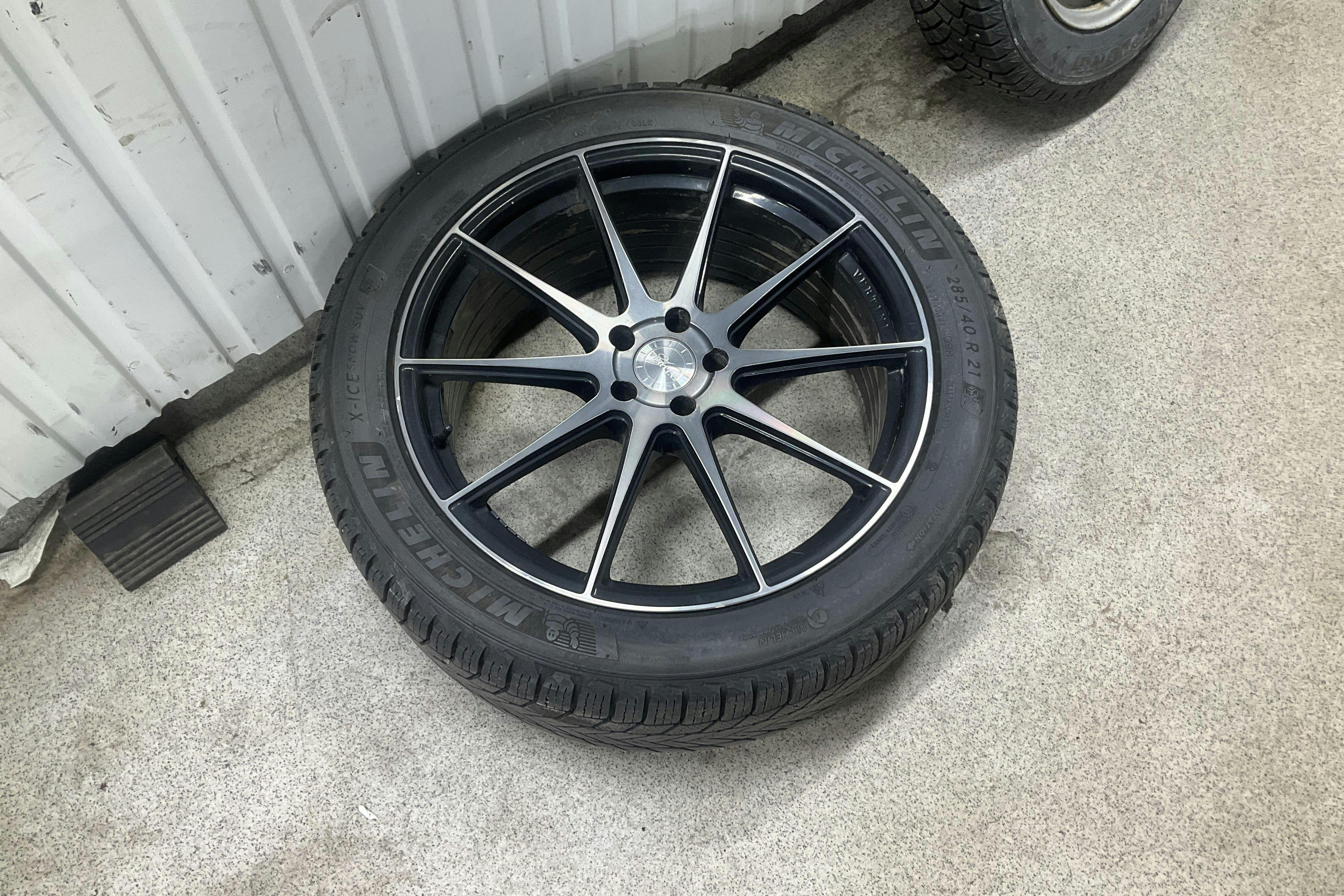 Vehicle Image 17