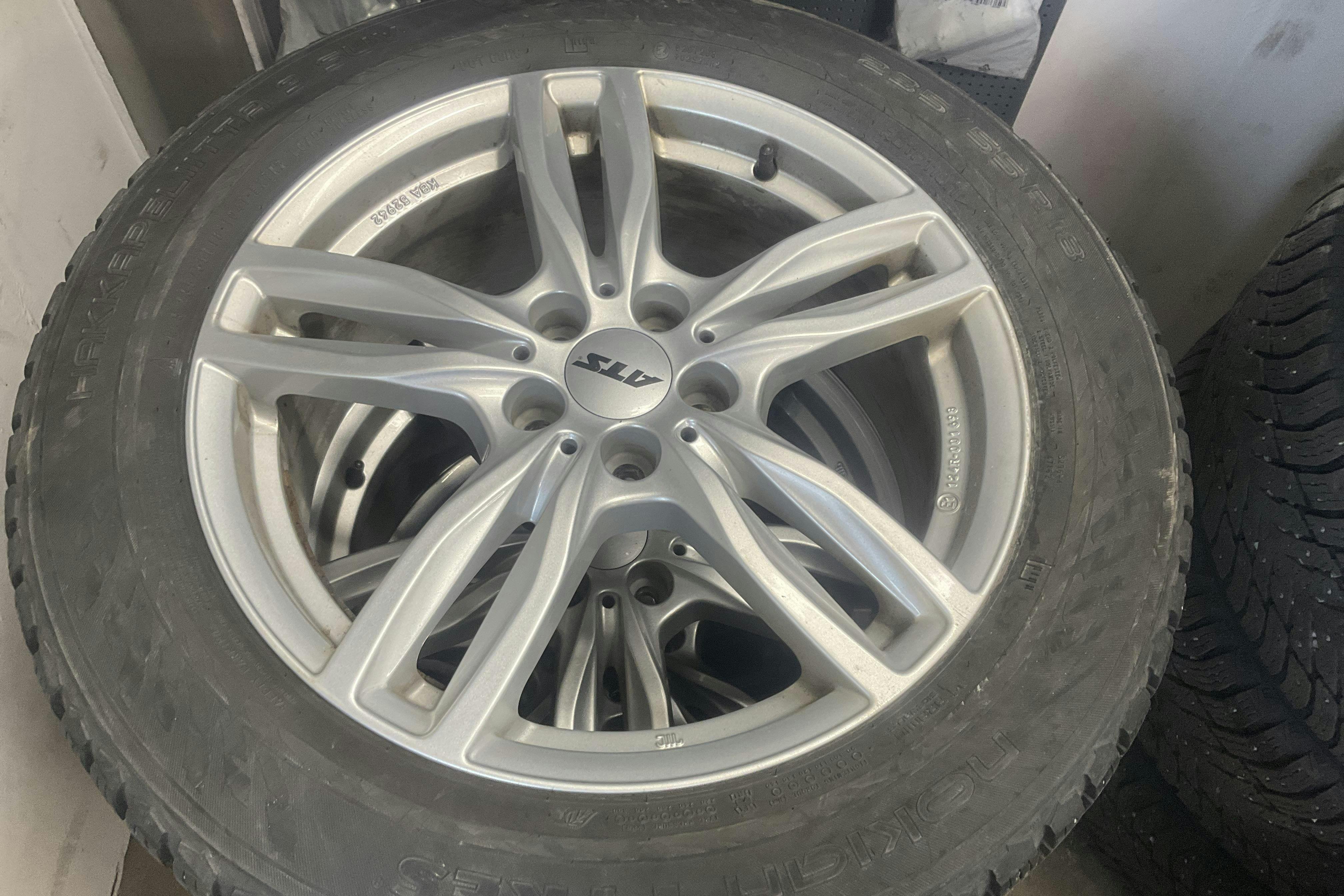 Vehicle Image 14