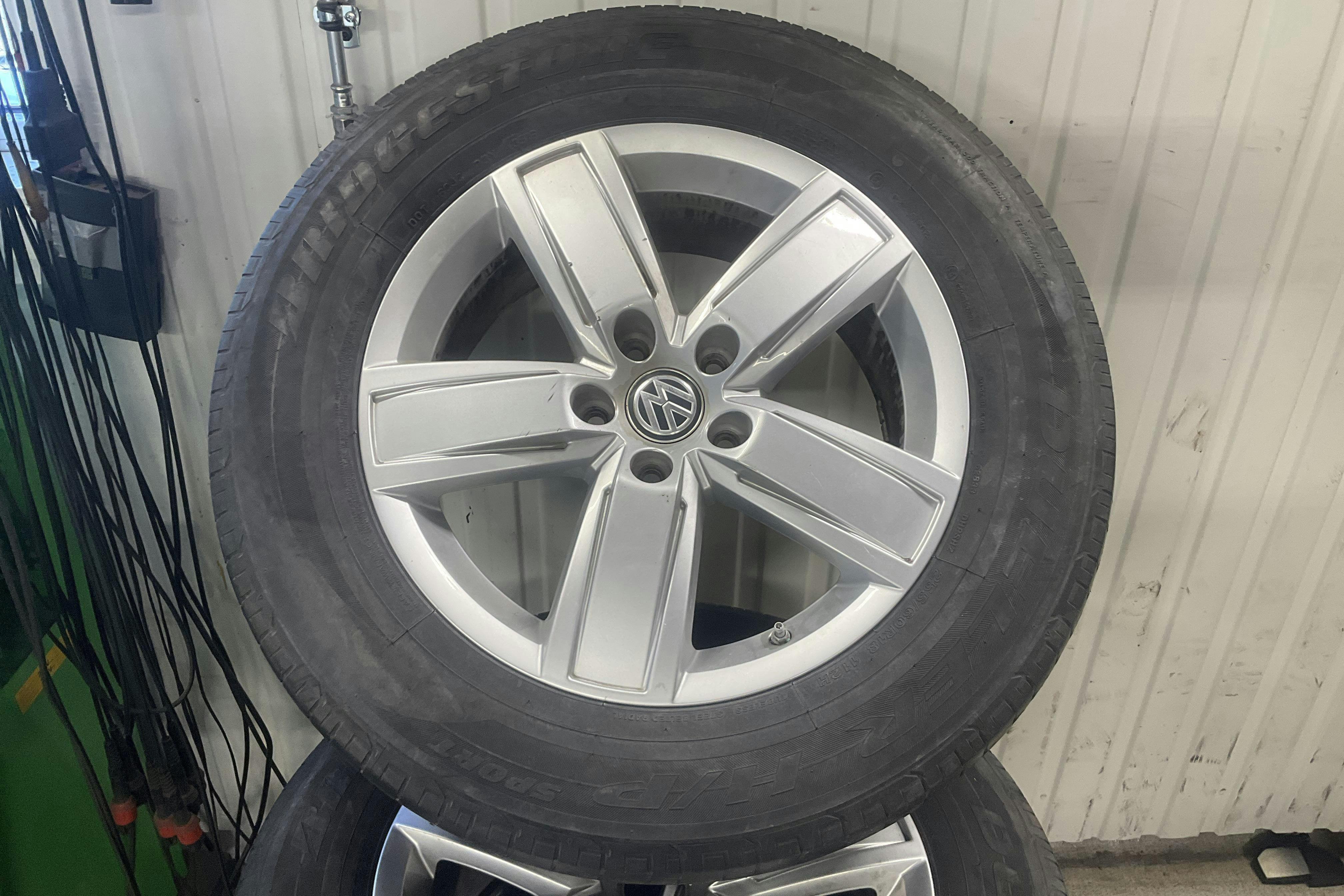 Vehicle Image 14