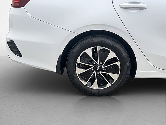 Vehicle Image 29