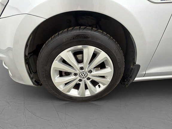 Vehicle Image 24