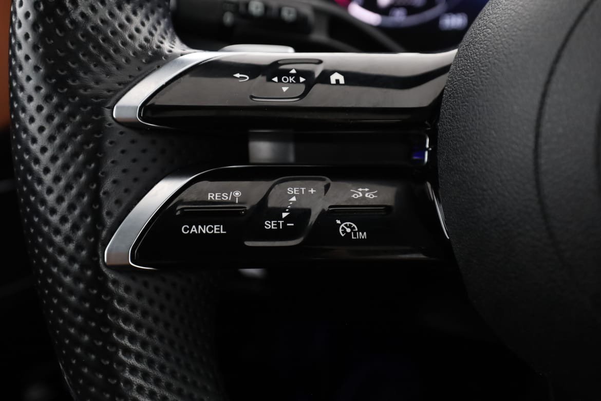 Vehicle Image 32