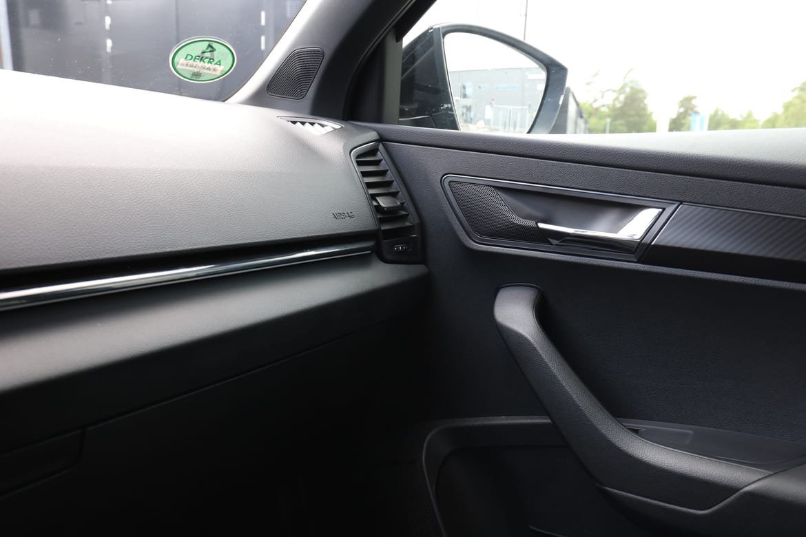 Vehicle Image 35