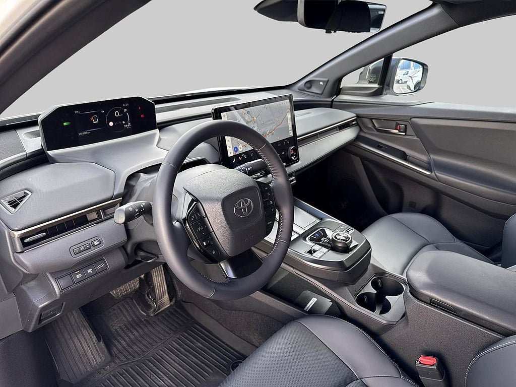 Vehicle Image 13