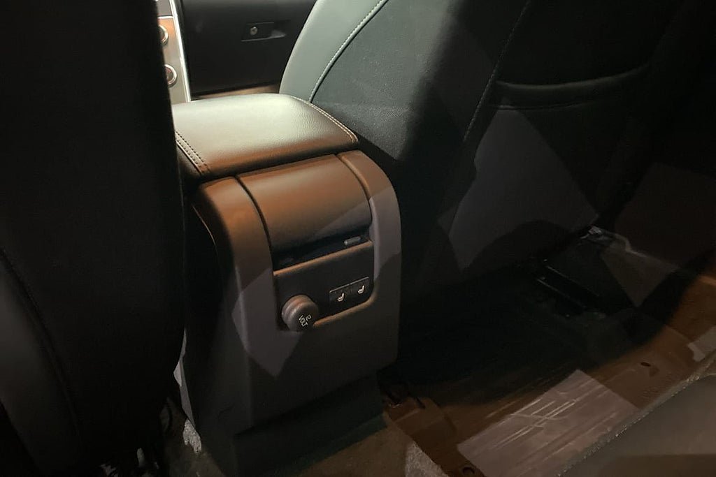 Vehicle Image 14