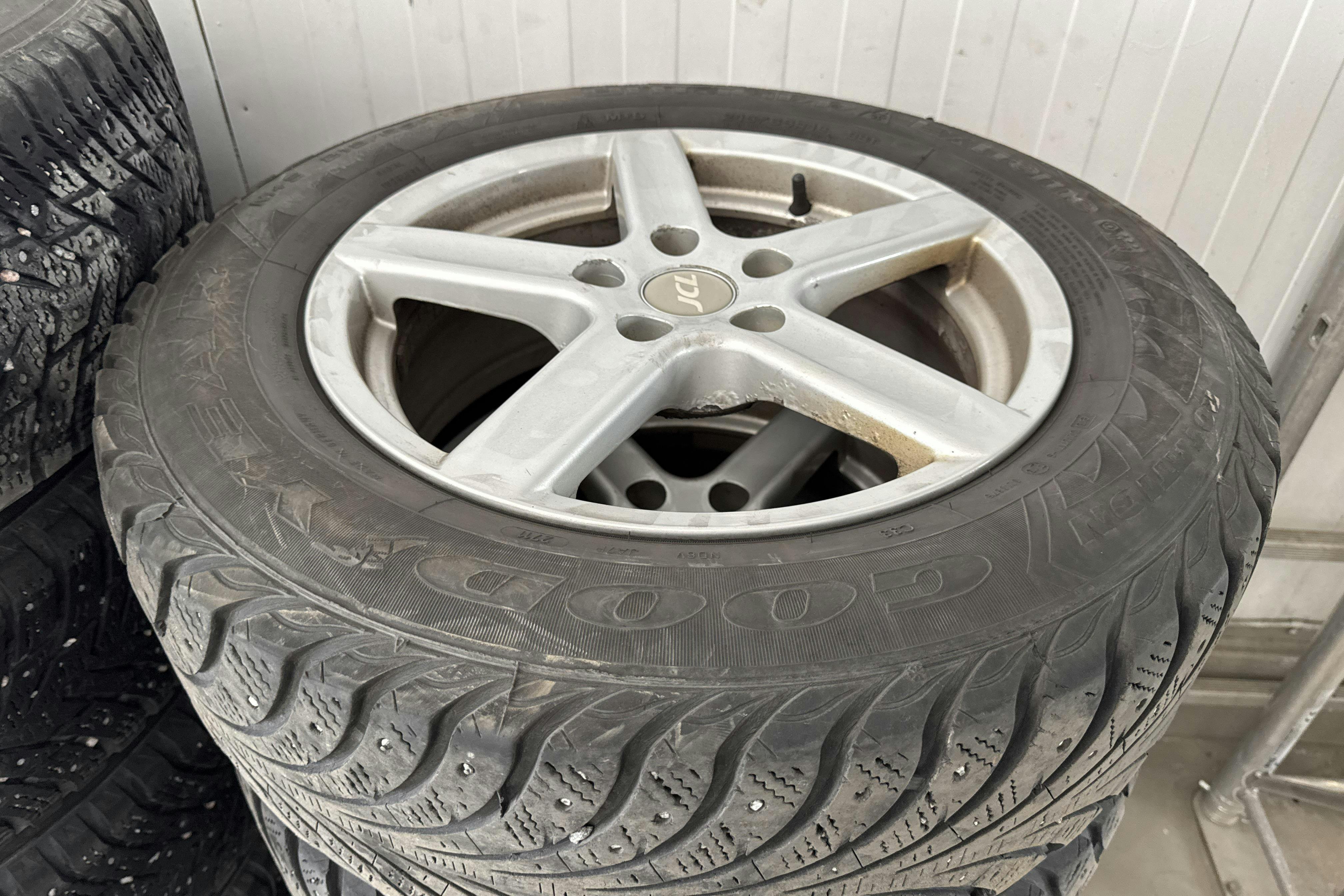 Vehicle Image 15