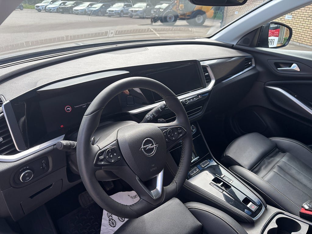 Vehicle Image 10