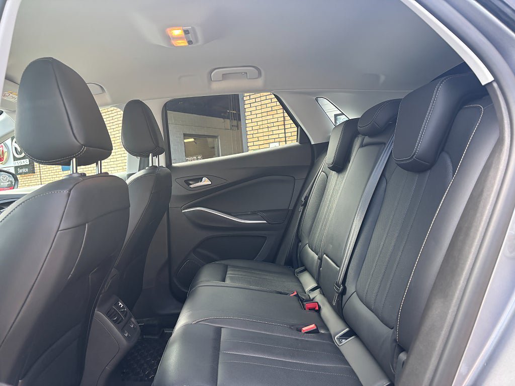 Vehicle Image 16