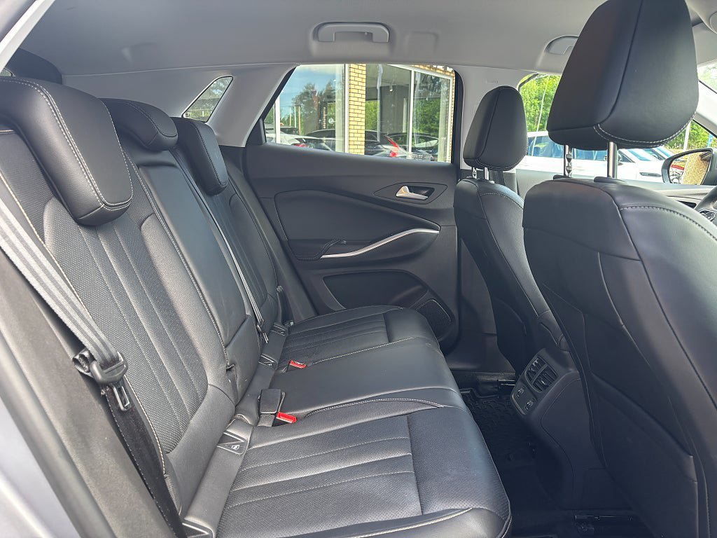 Vehicle Image 17