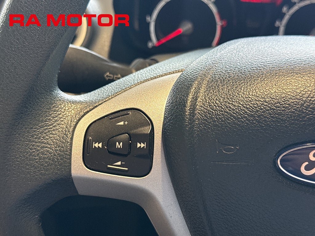 Vehicle Image 17