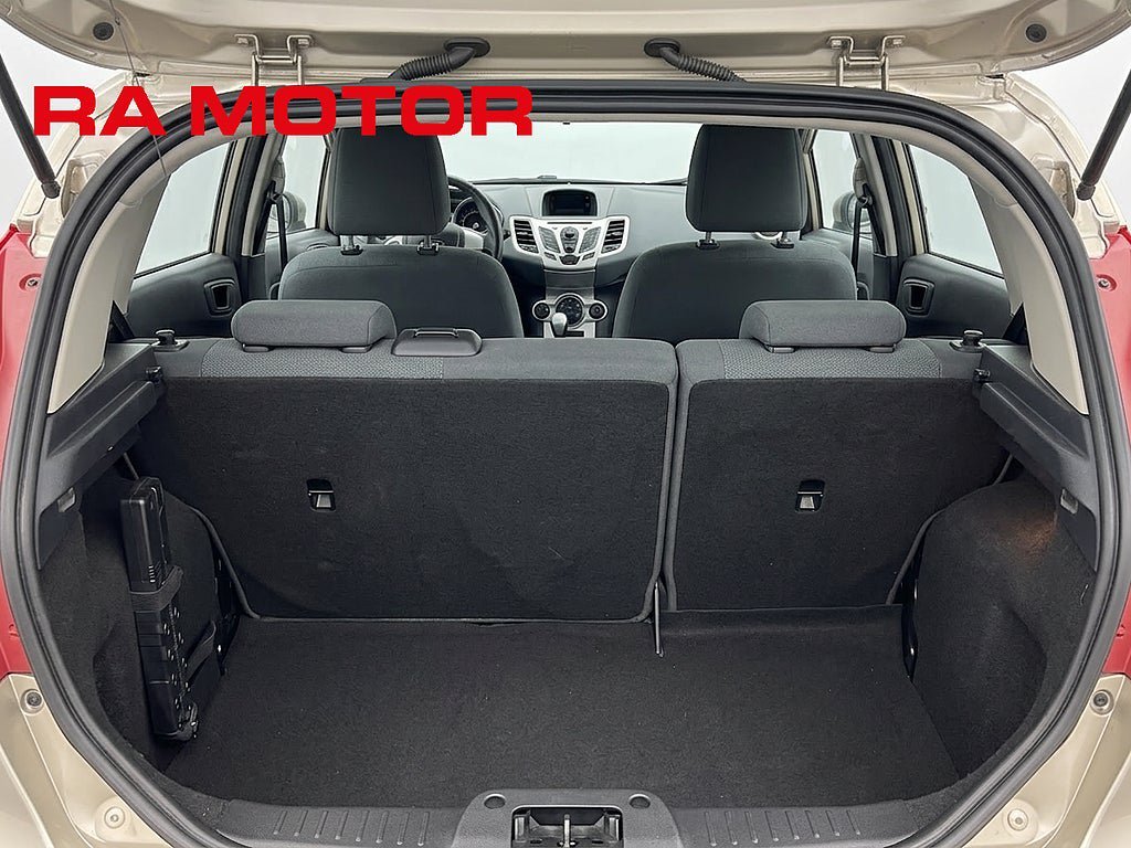 Vehicle Image 19