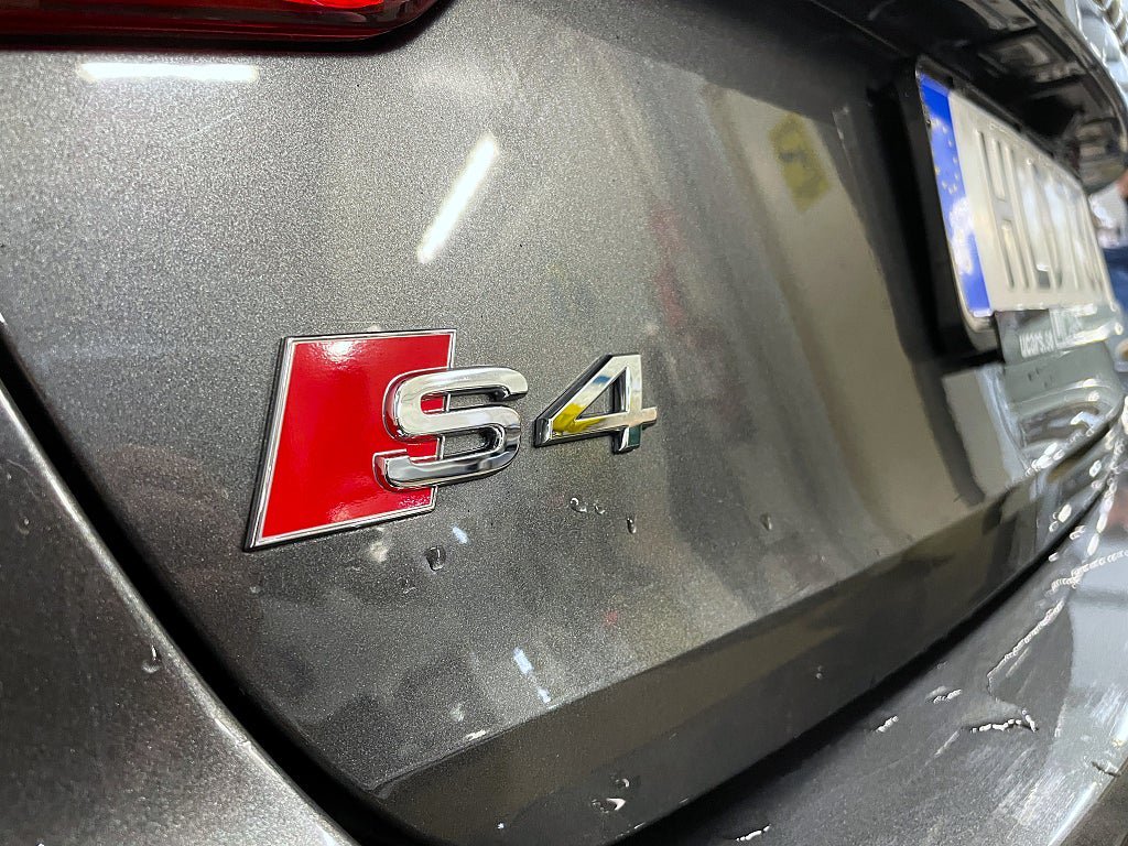 Vehicle Image 24