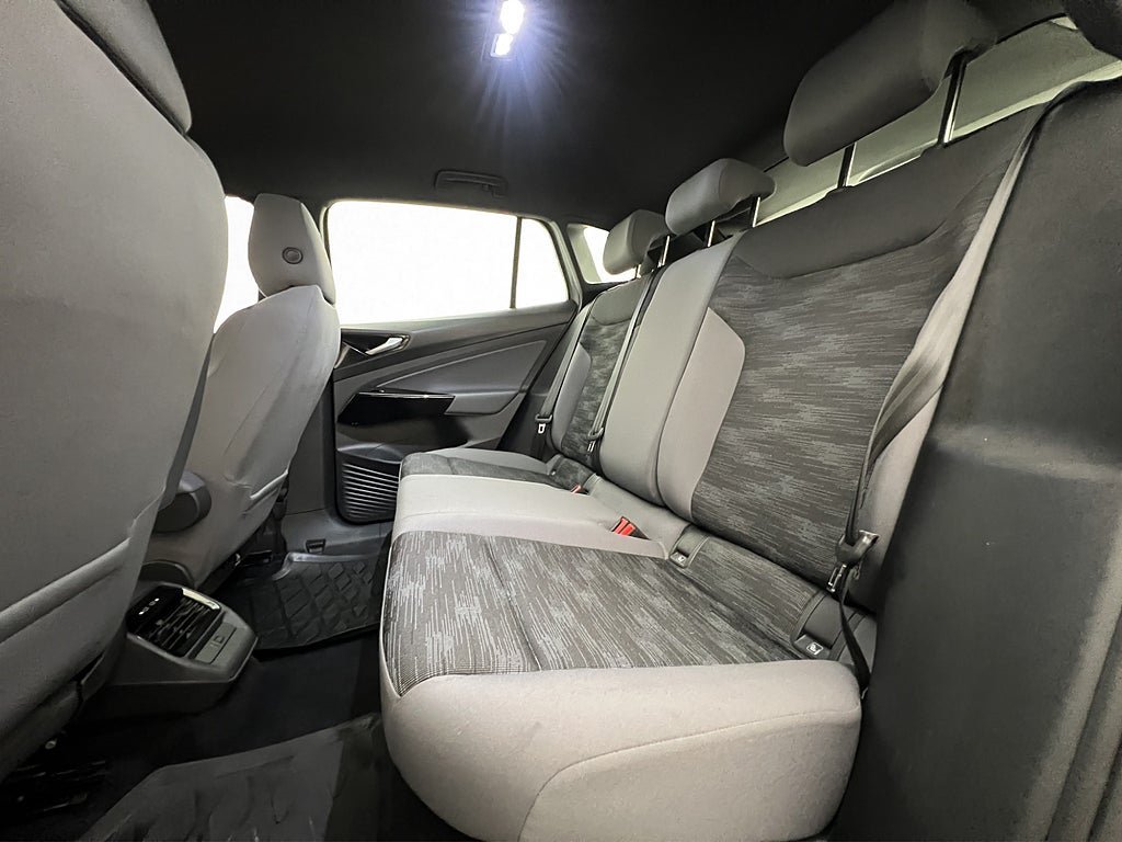 Vehicle Image 16