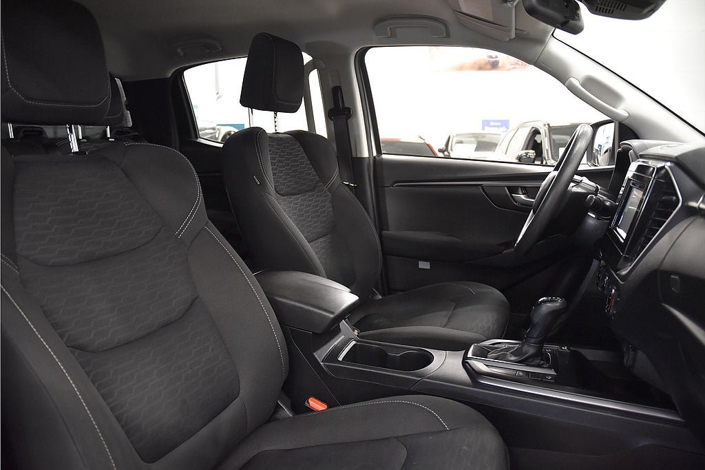 Vehicle Image 12