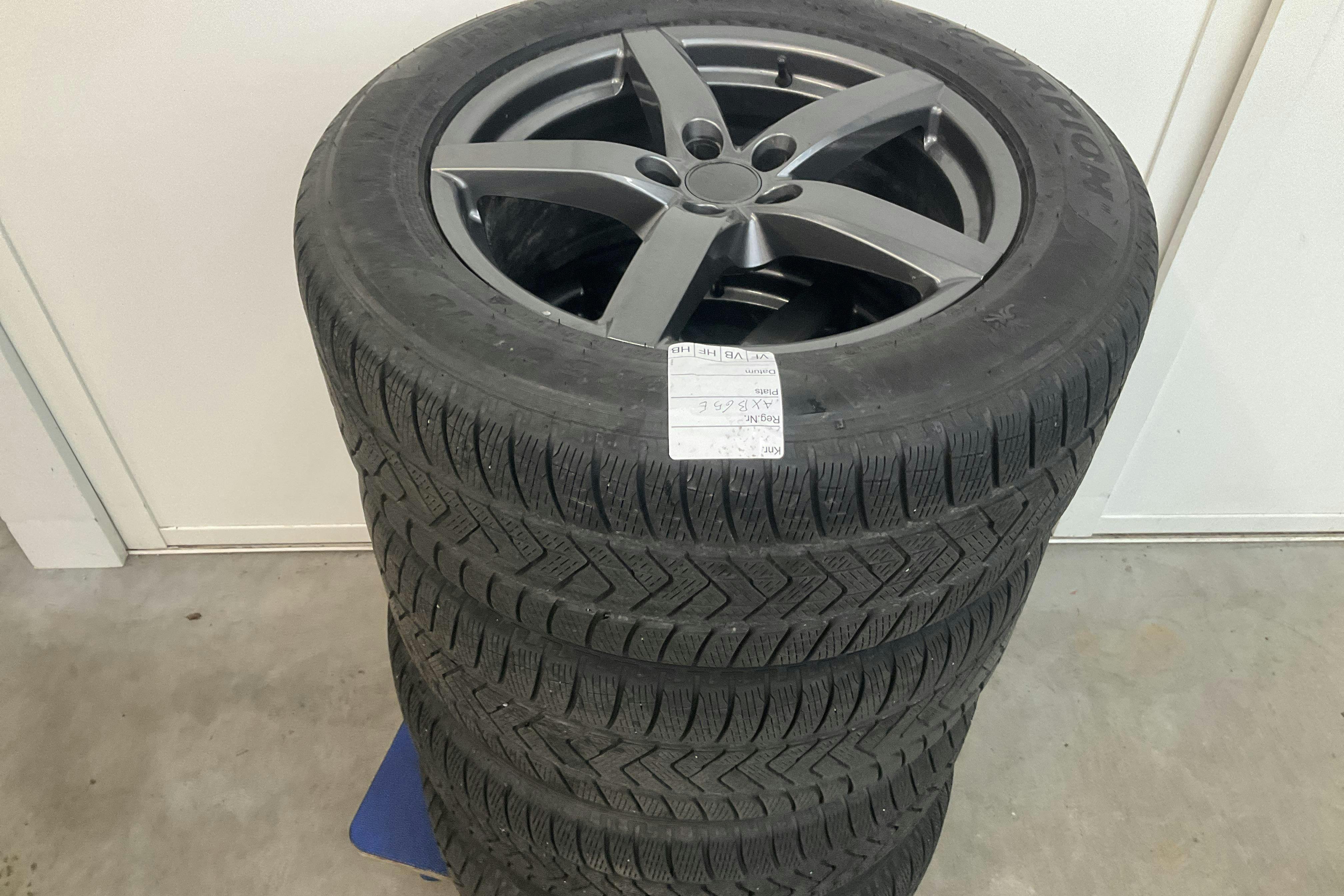 Vehicle Image 19