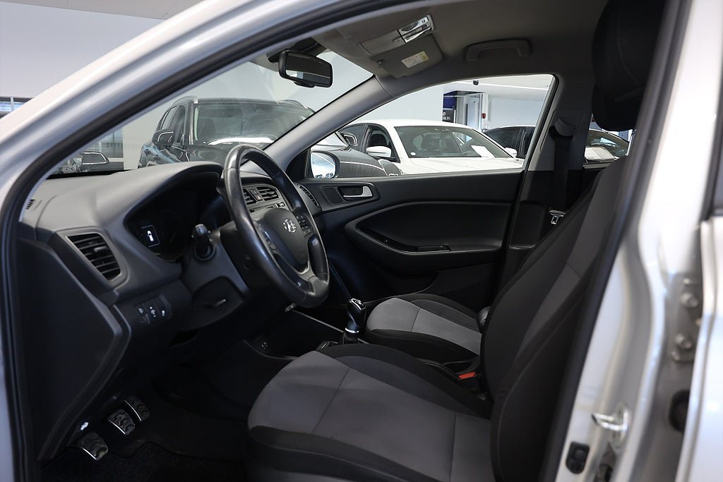 Vehicle Image 14
