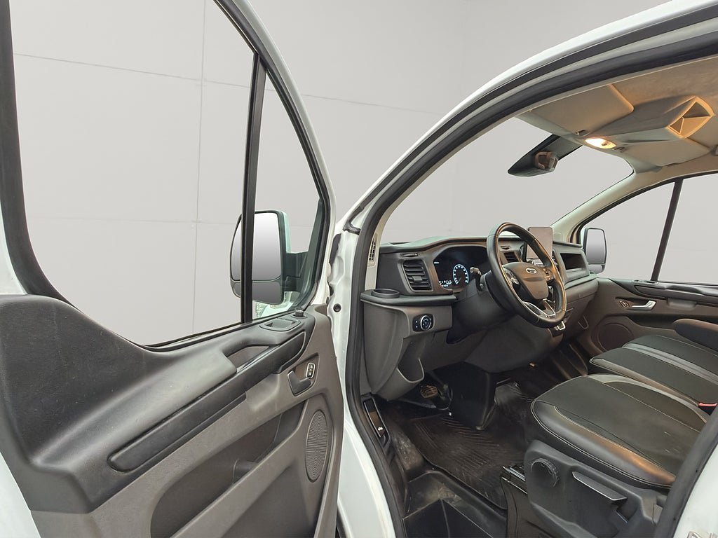 Vehicle Image 13