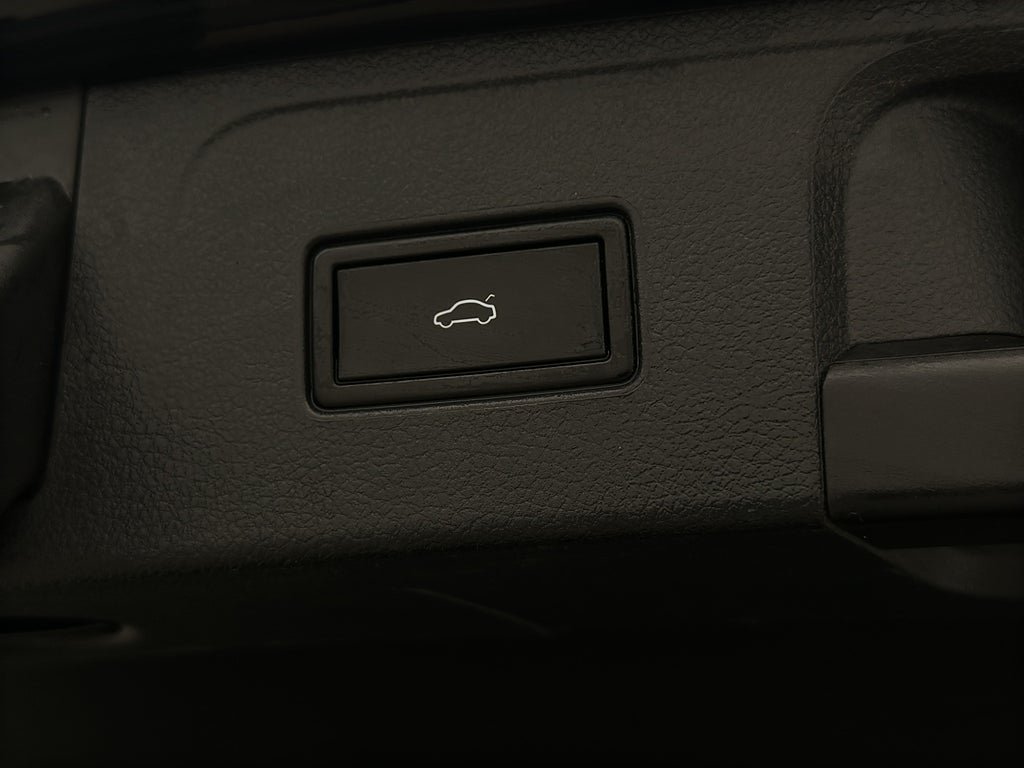 Vehicle Image 34