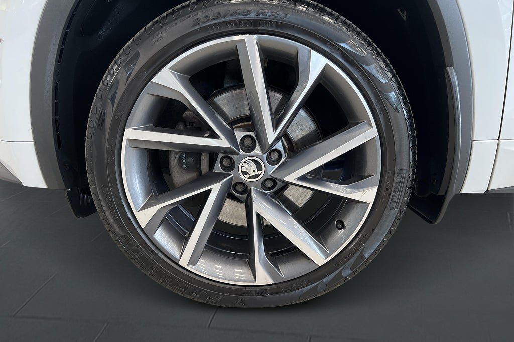 Vehicle Image 19