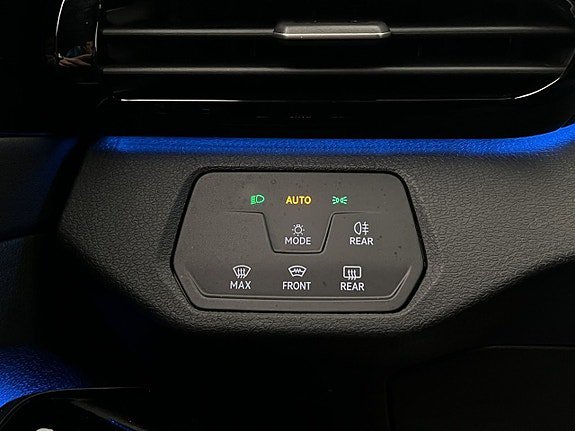 Vehicle Image 29