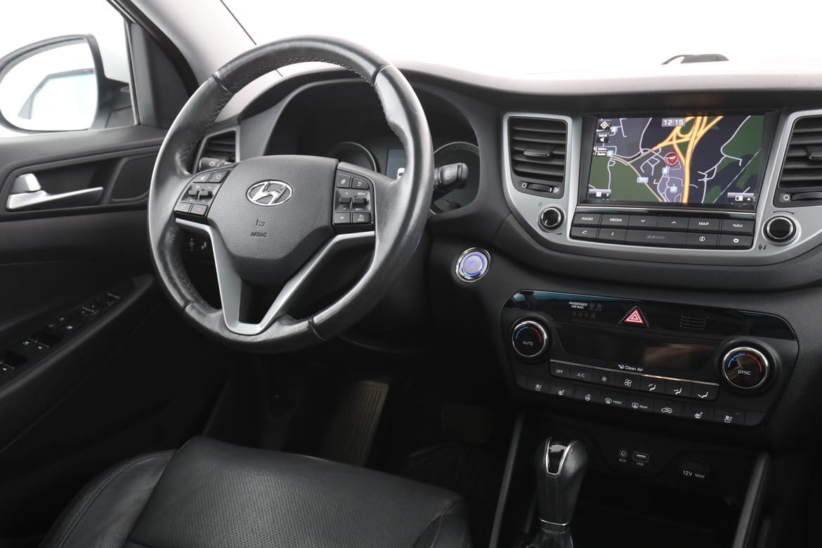 Vehicle Image 12