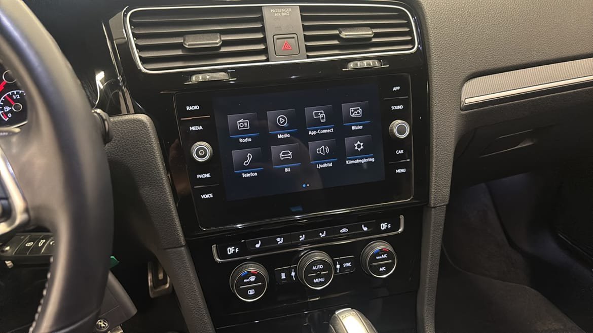 Vehicle Image 8